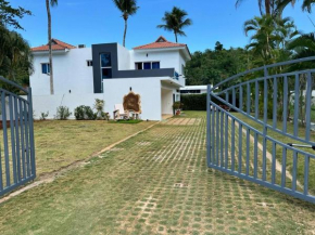 Casa CalPi: A Tropical Oasis!